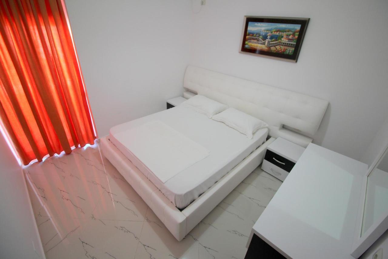 Klajdi Apartaments Sarandë Exterior foto